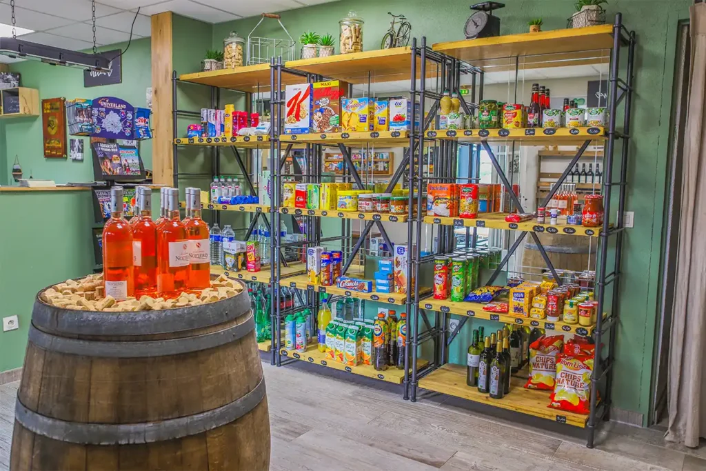een praktische, goed gesorteerde kruidenierswinkel