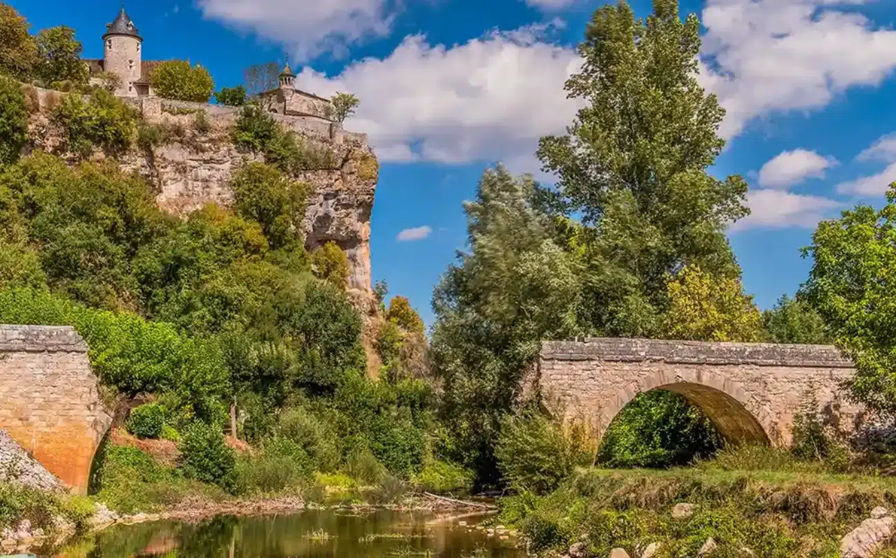 camping a proximite de lacave (1)